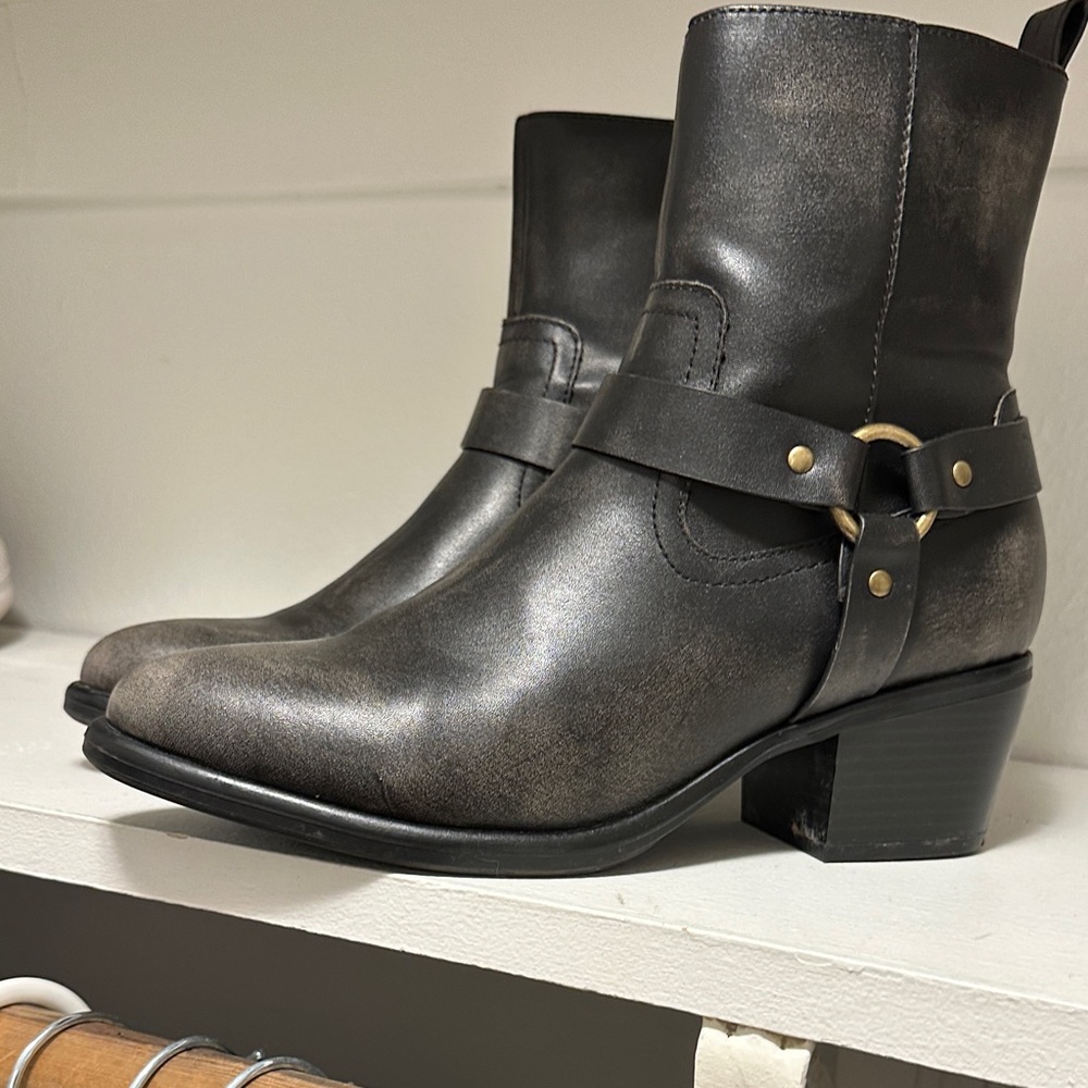 Buckle Dark Gray Heeled Boots